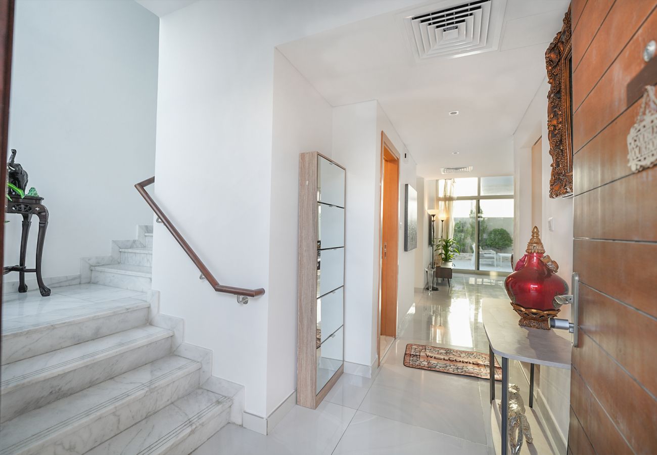 Terraced House in Dubai - Elevated urban living in Stylish 3Bedroom touwnhouse