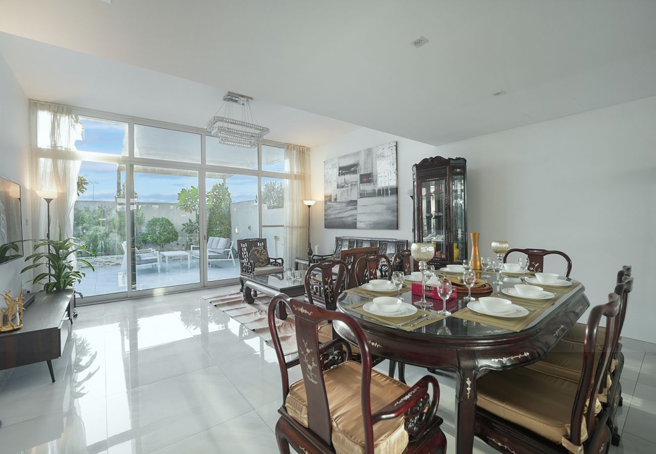 Terraced House in Dubai - Elevated urban living in Stylish 3Bedroom touwnhouse