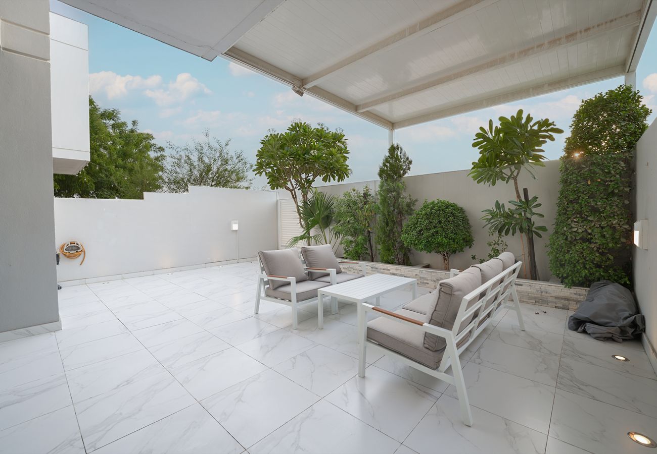 Terraced House in Dubai - Elevated urban living in Stylish 3Bedroom touwnhouse