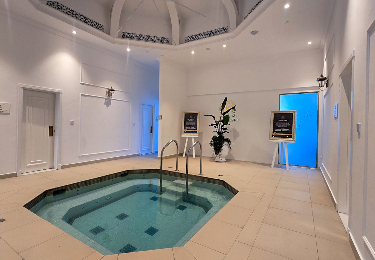 Apartment in Dubai - Luxury living with resort facilties and amenties 