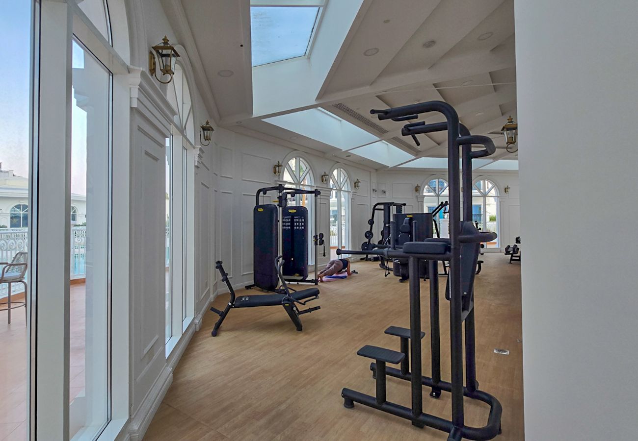 Apartment in Dubai - Luxury living with resort facilties and amenties 