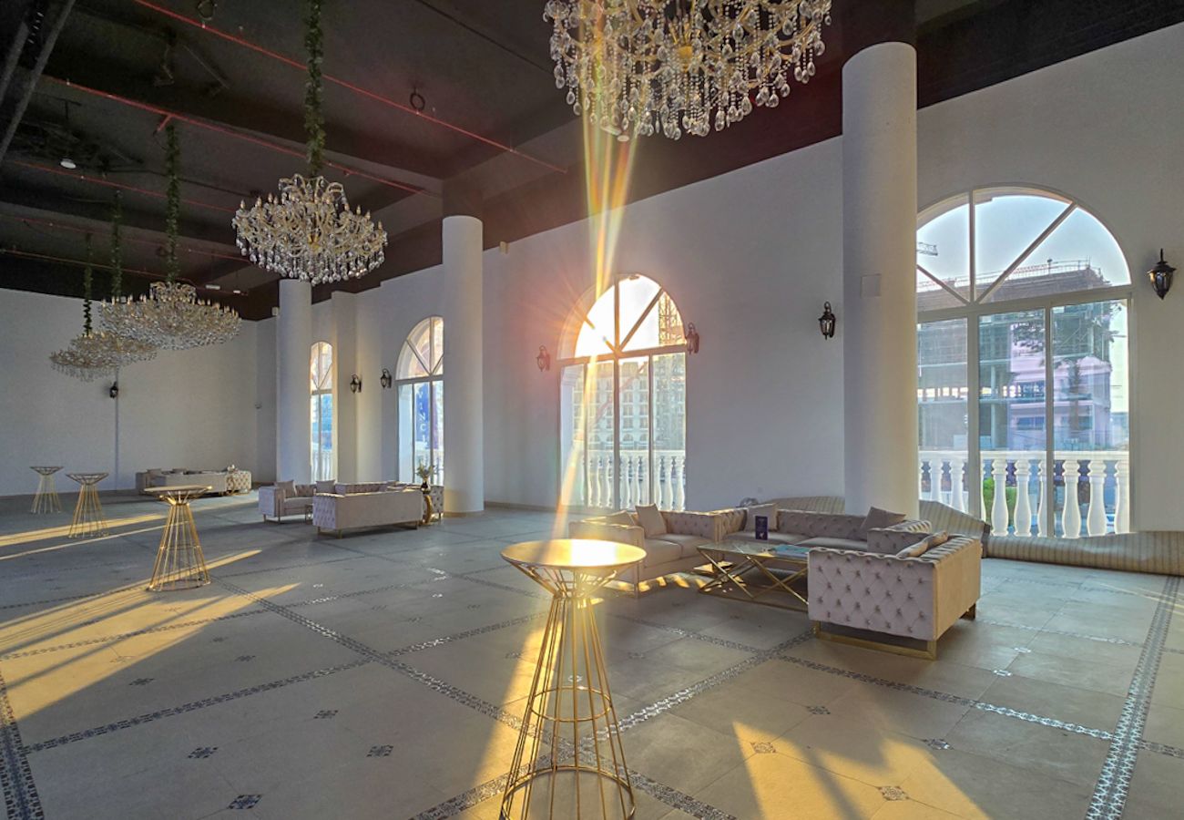 Apartment in Dubai - Luxury living with resort facilties and amenties 