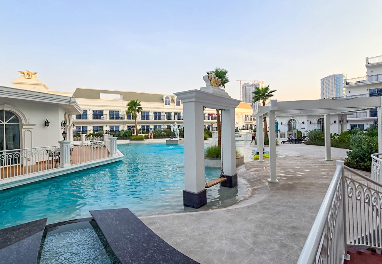 Apartment in Dubai - Luxury living with resort facilties and amenties 