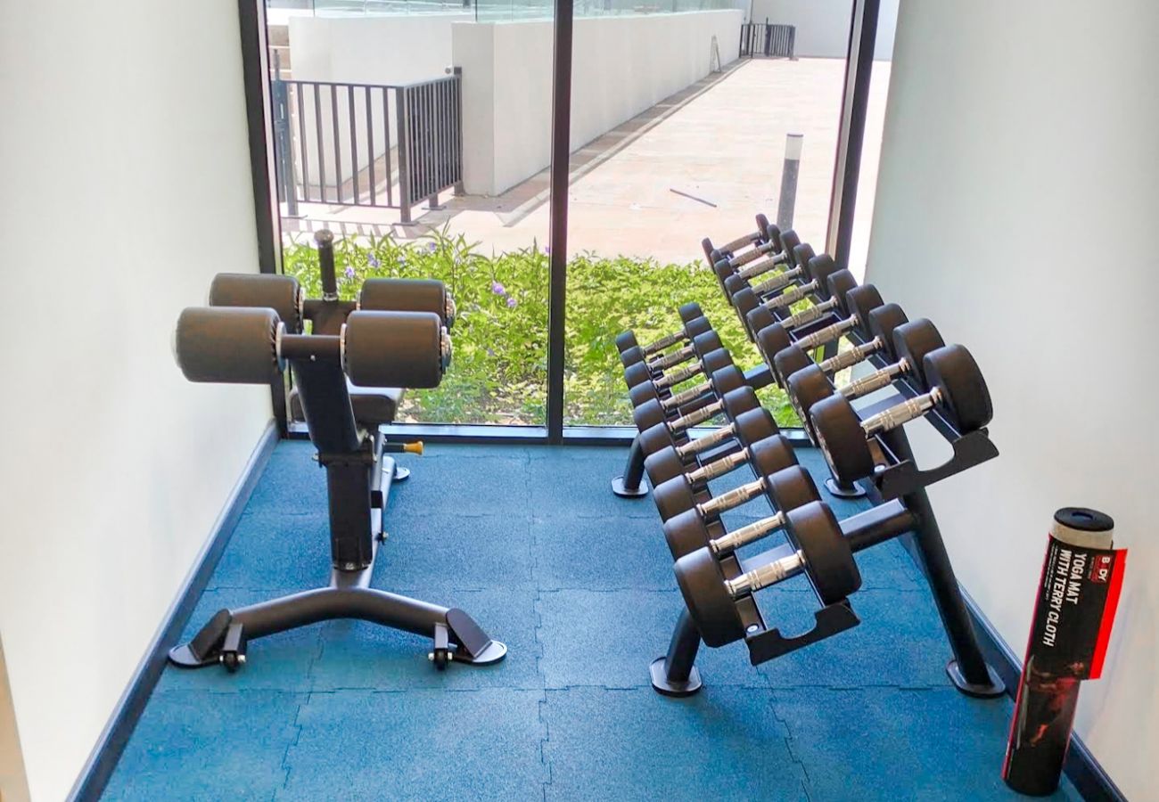 Studio in Dubai - Comfy/near metro/ easy access to city roads