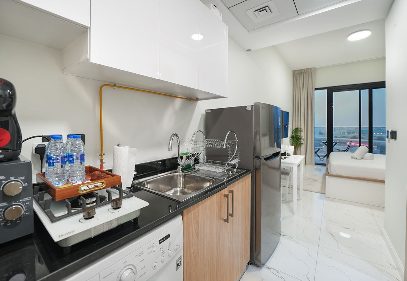 Studio in Dubai - Comfy/near metro/ easy access to city roads
