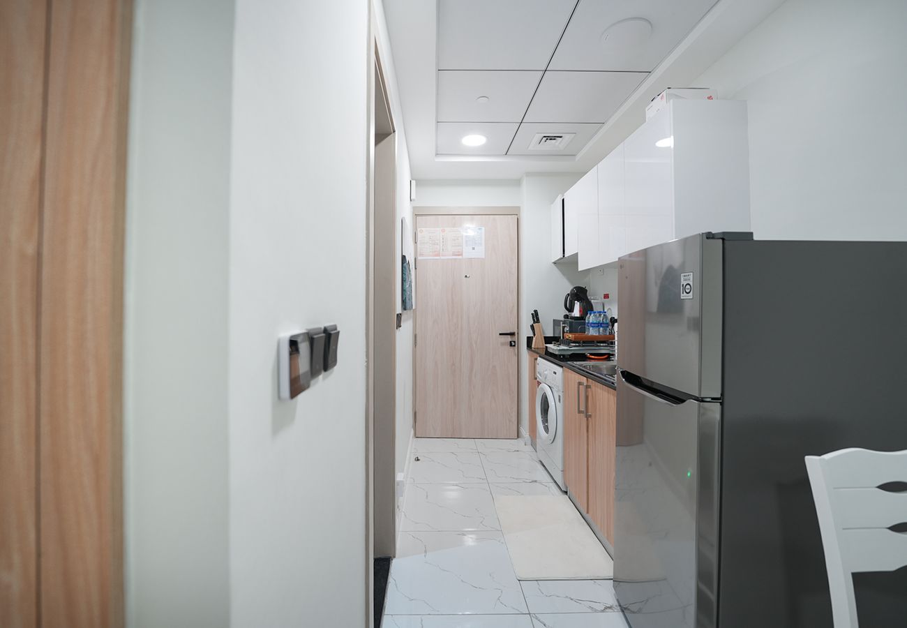 Studio in Dubai - Comfy/near metro/ easy access to city roads