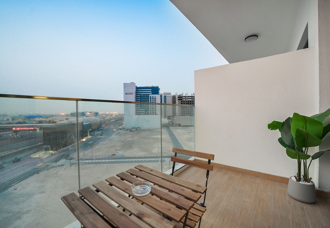 Studio in Dubai - Comfy/near metro/ easy access to city roads