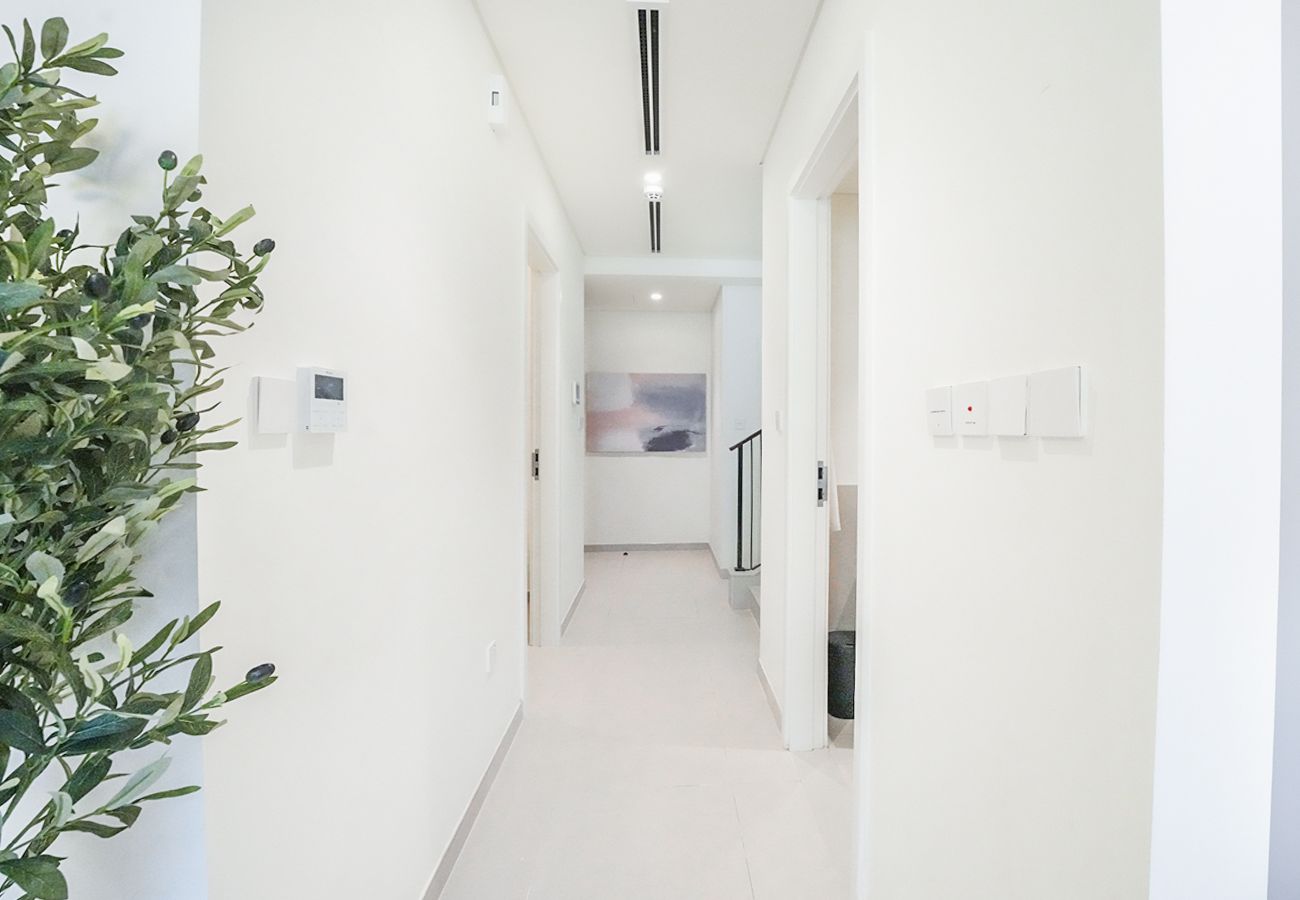 Terraced House in Dubai - Suburban lifestyle with Luxury facilities 