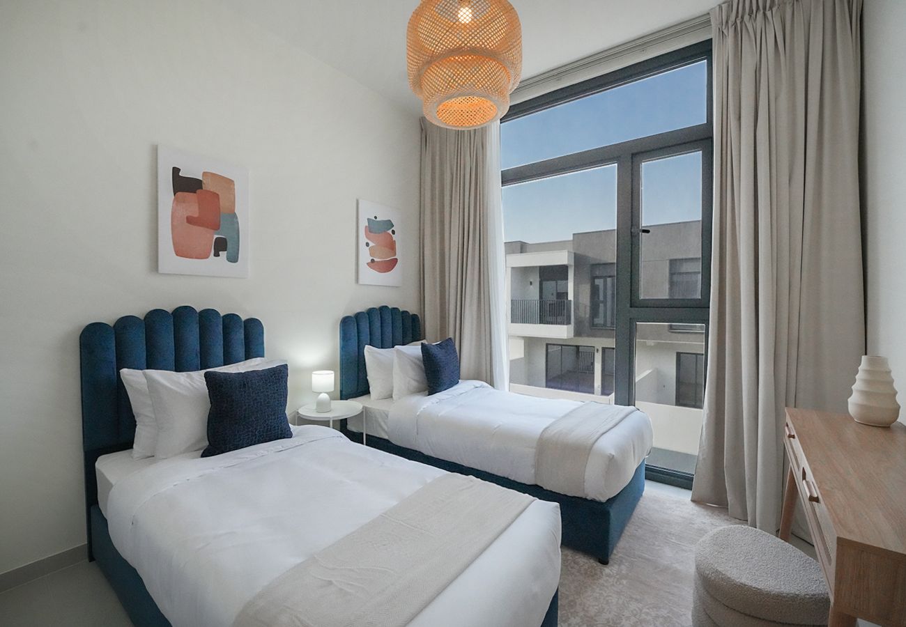Terraced House in Dubai - Suburban lifestyle with Luxury facilities 
