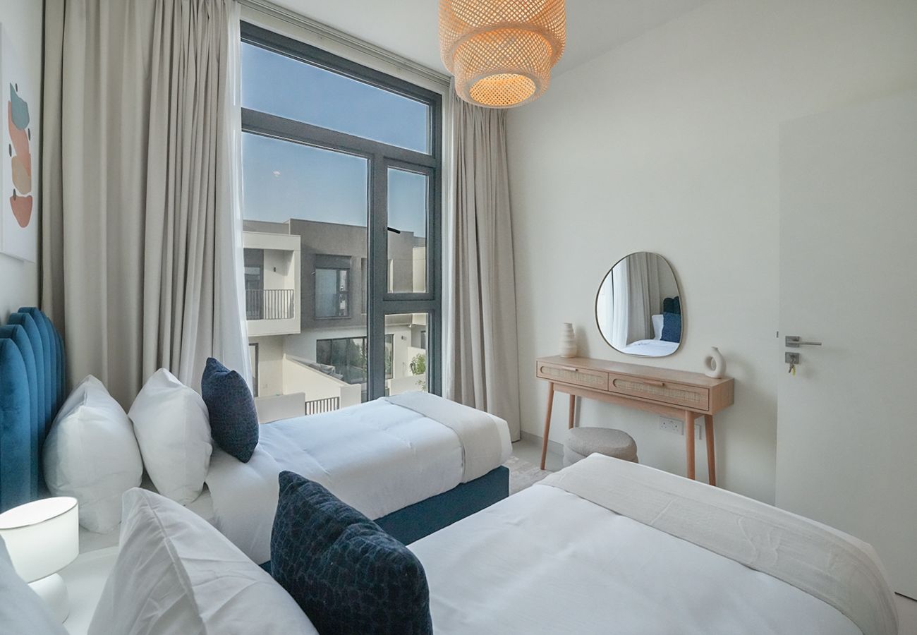 Terraced House in Dubai - Suburban lifestyle with Luxury facilities 