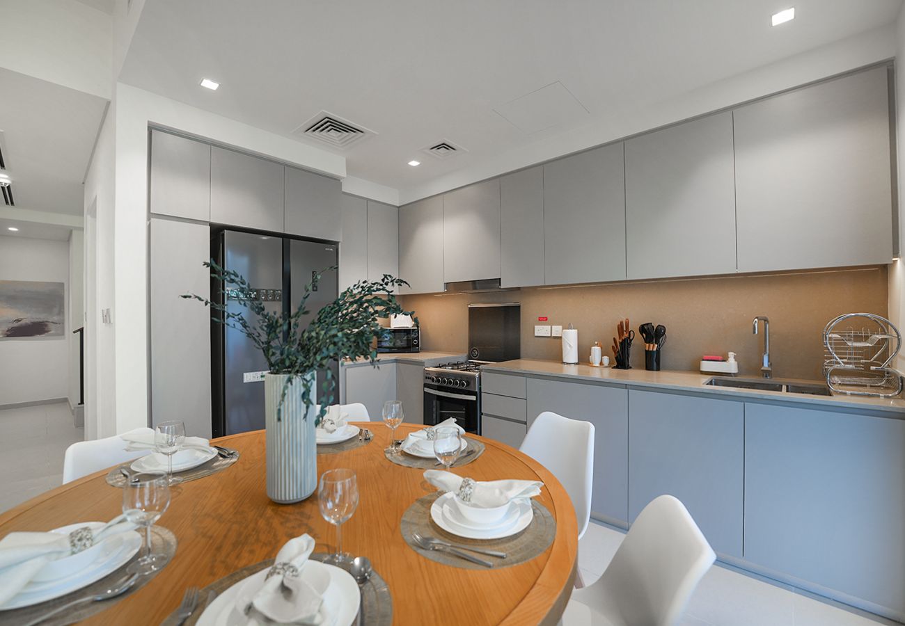 Terraced House in Dubai - Suburban lifestyle with Luxury facilities 