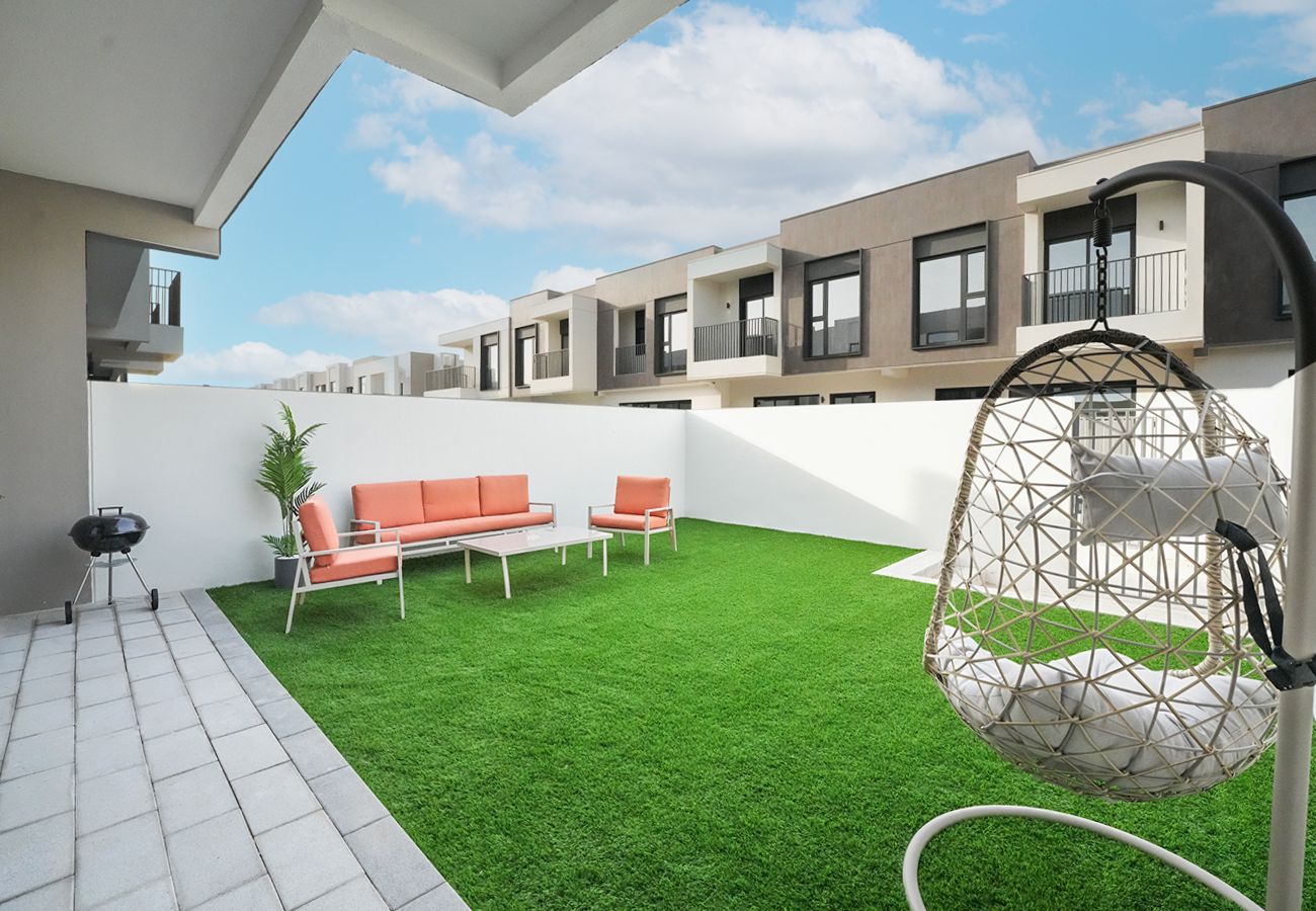 Terraced House in Dubai - Suburban lifestyle with Luxury facilities 