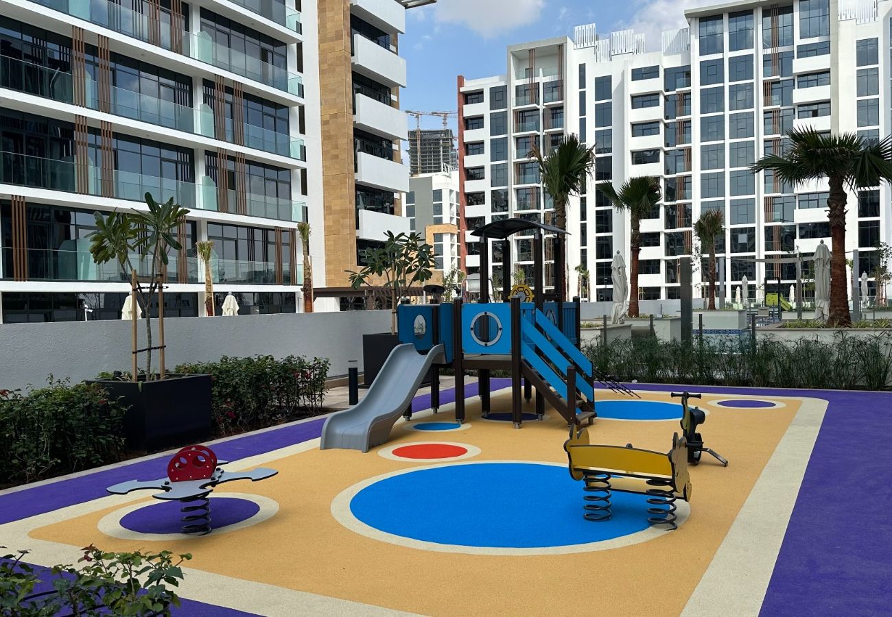 Studio in Dubai - Spacious,/ Low floor and pool view STU 