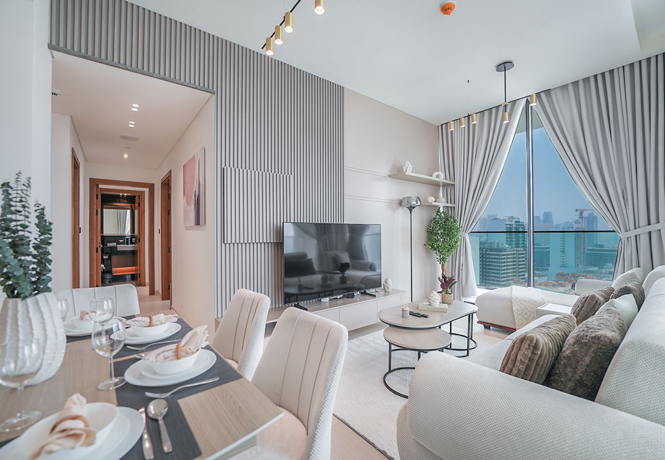 Apartment in Dubai - Luxury/private pool/serene location 
