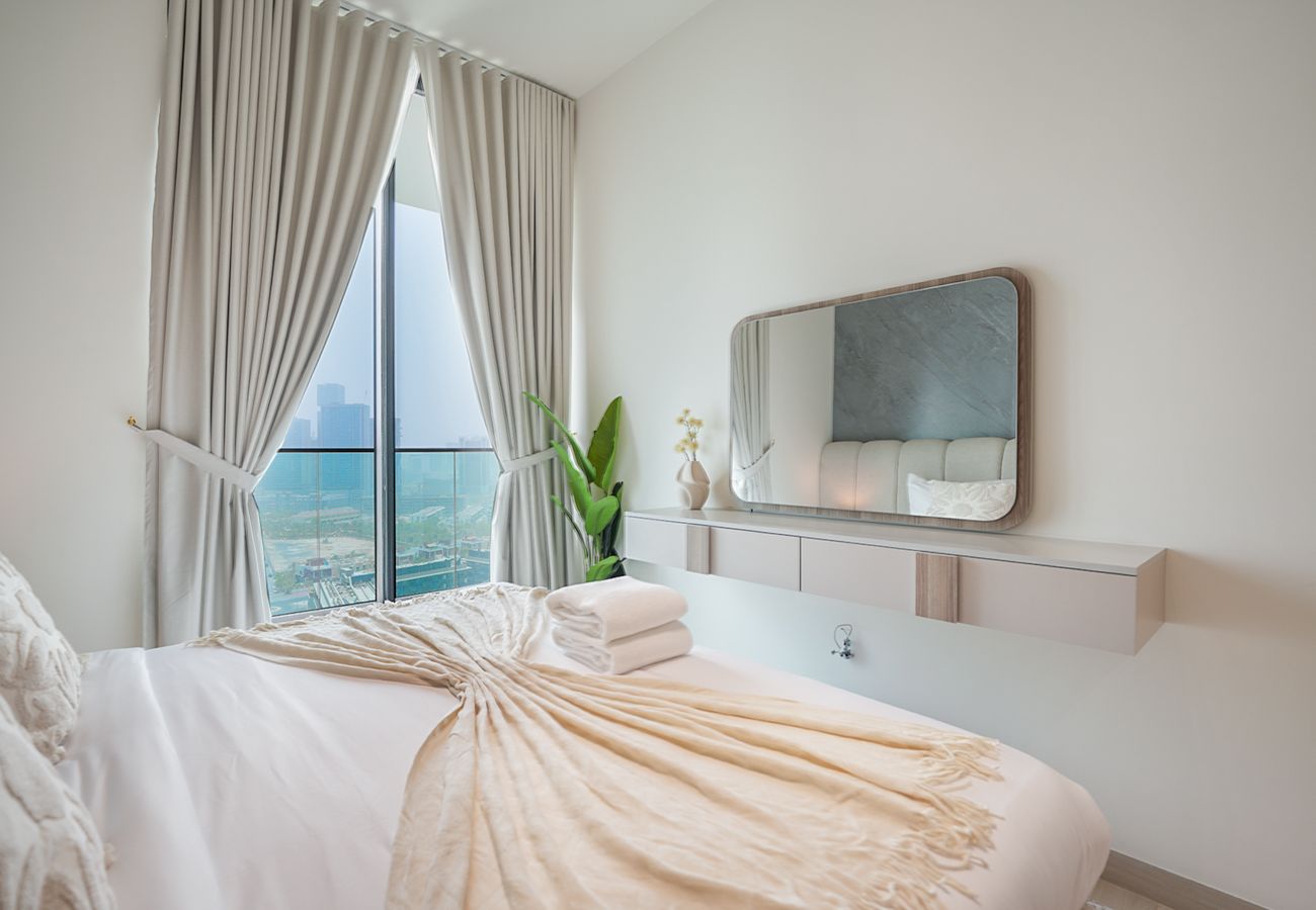 Apartment in Dubai - Luxury/private pool/serene location 