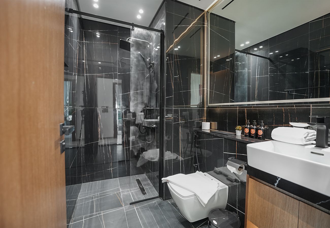 Apartment in Dubai - Luxury/private pool/serene location 