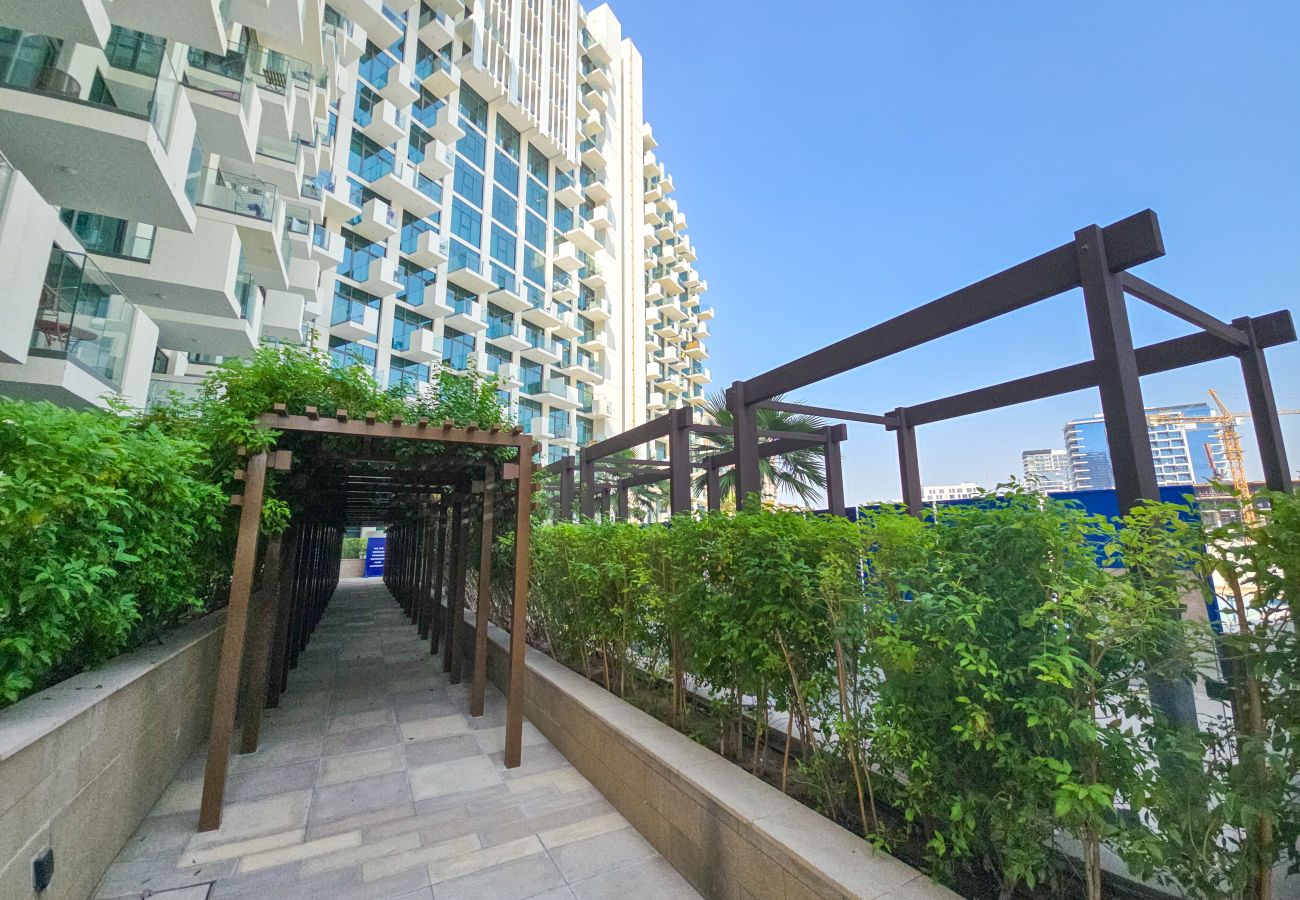 Studio in Dubai - City center/spacious/skyline view
