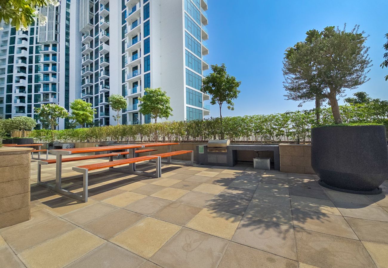 Studio in Dubai - City center/spacious/skyline view
