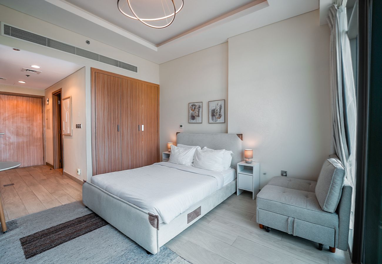Studio in Dubai - City center/spacious/skyline view