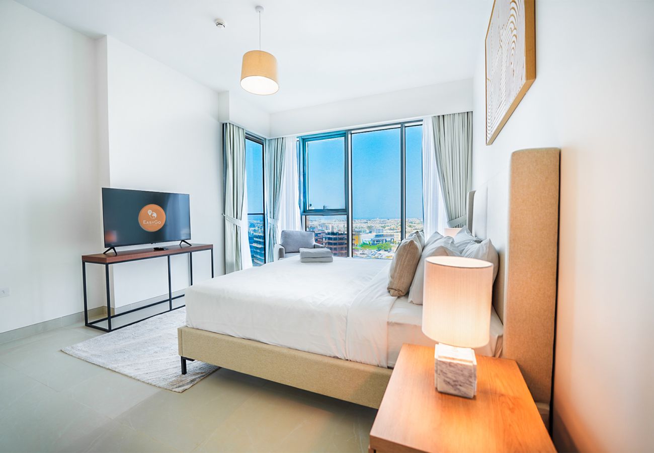 Apartment in Dubai - ELEGANT 2+M WITH DIRECT CANAL & ICONIC VIEW 