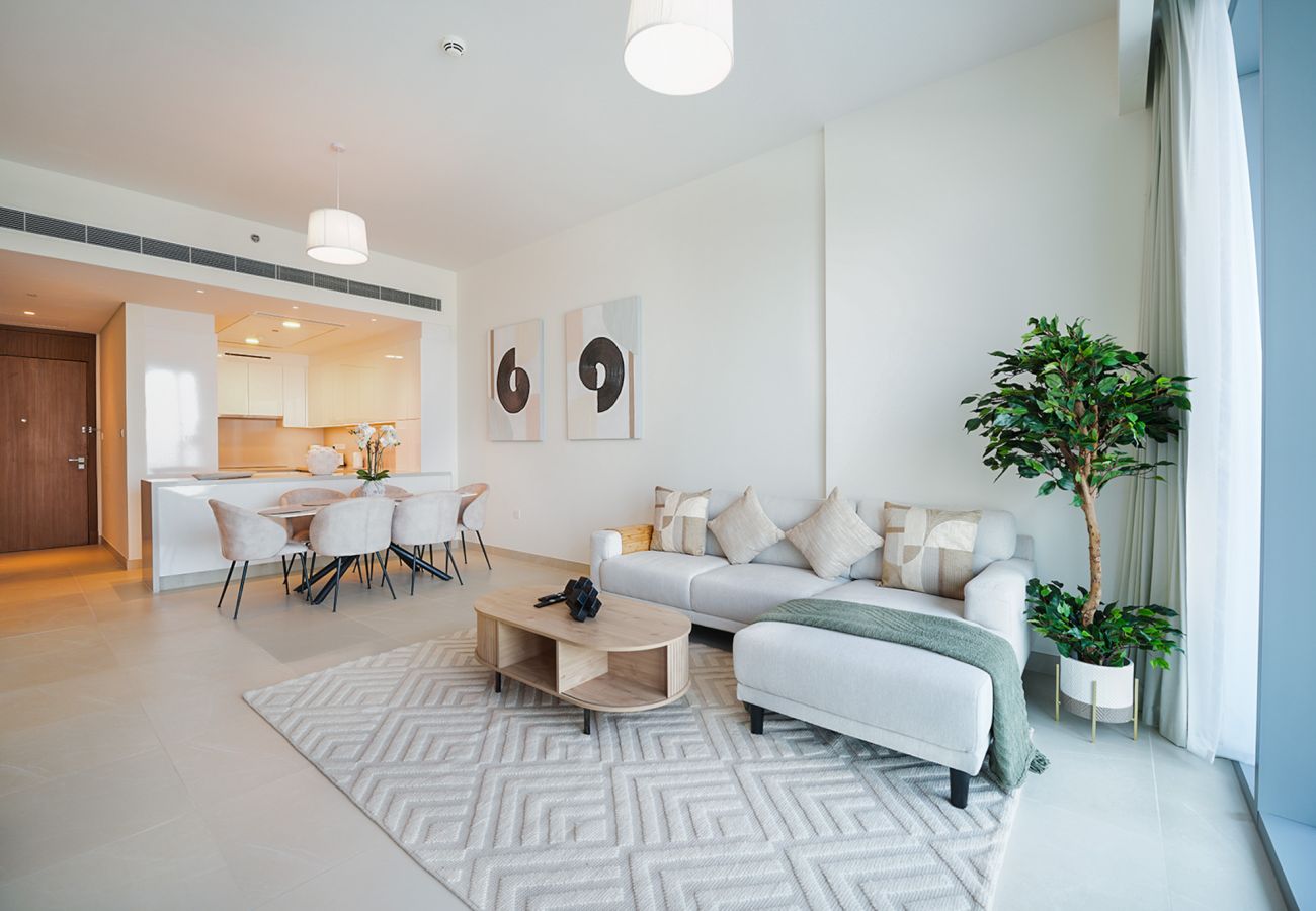 Apartment in Dubai - ELEGANT 2+M WITH DIRECT CANAL & ICONIC VIEW 