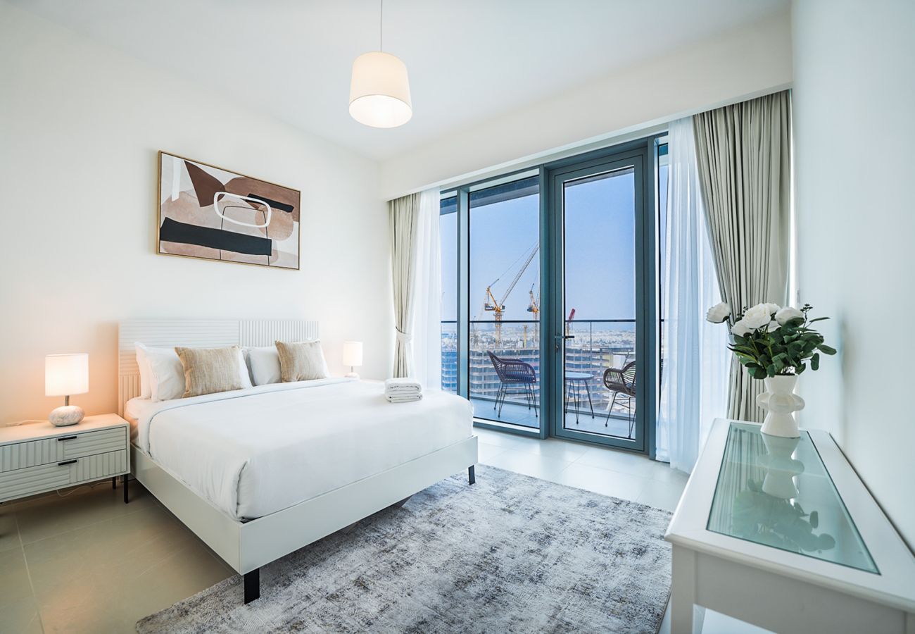 Apartment in Dubai - ELEGANT 2+M WITH DIRECT CANAL & ICONIC VIEW 