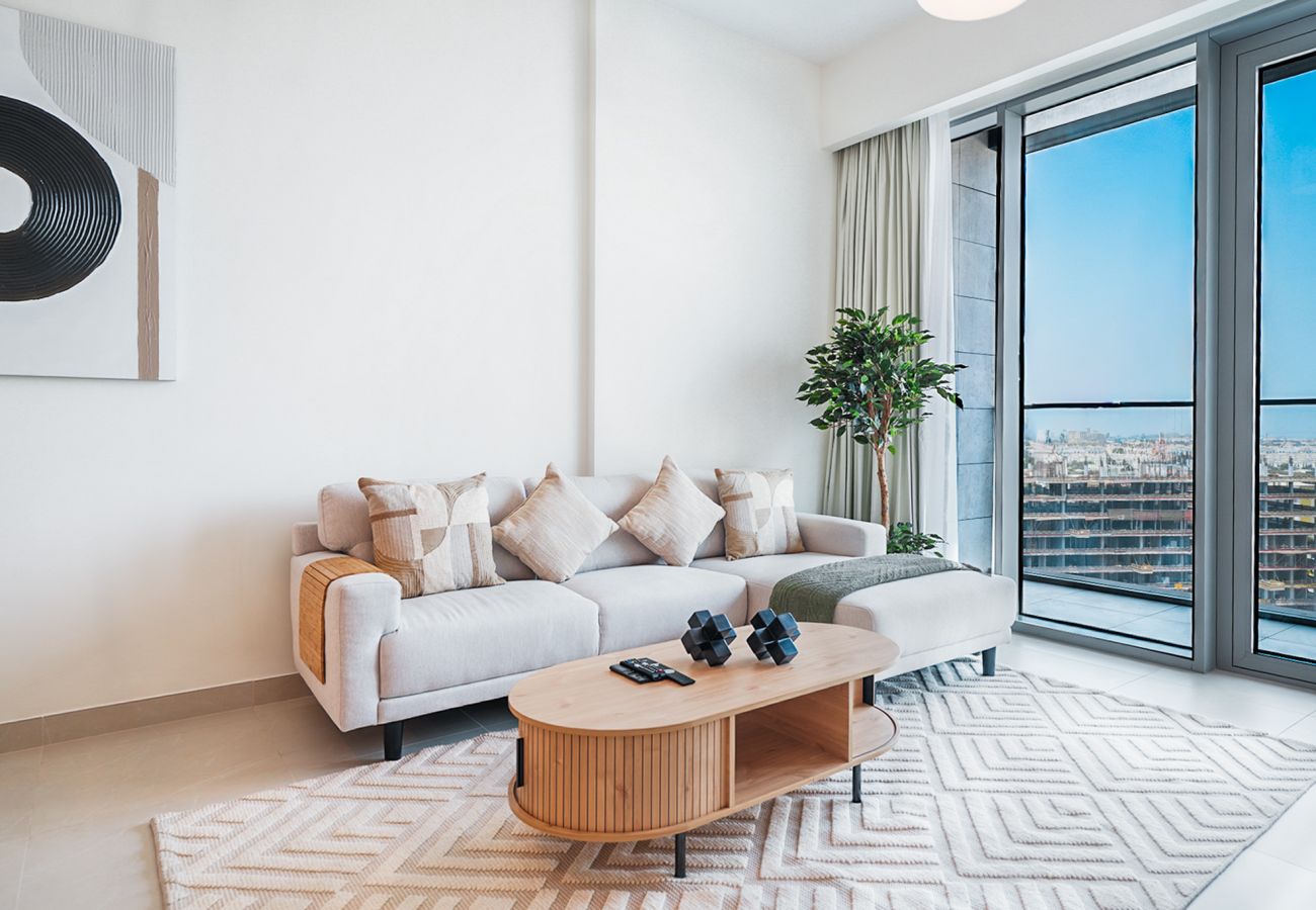 Apartment in Dubai - ELEGANT 2+M WITH DIRECT CANAL & ICONIC VIEW 