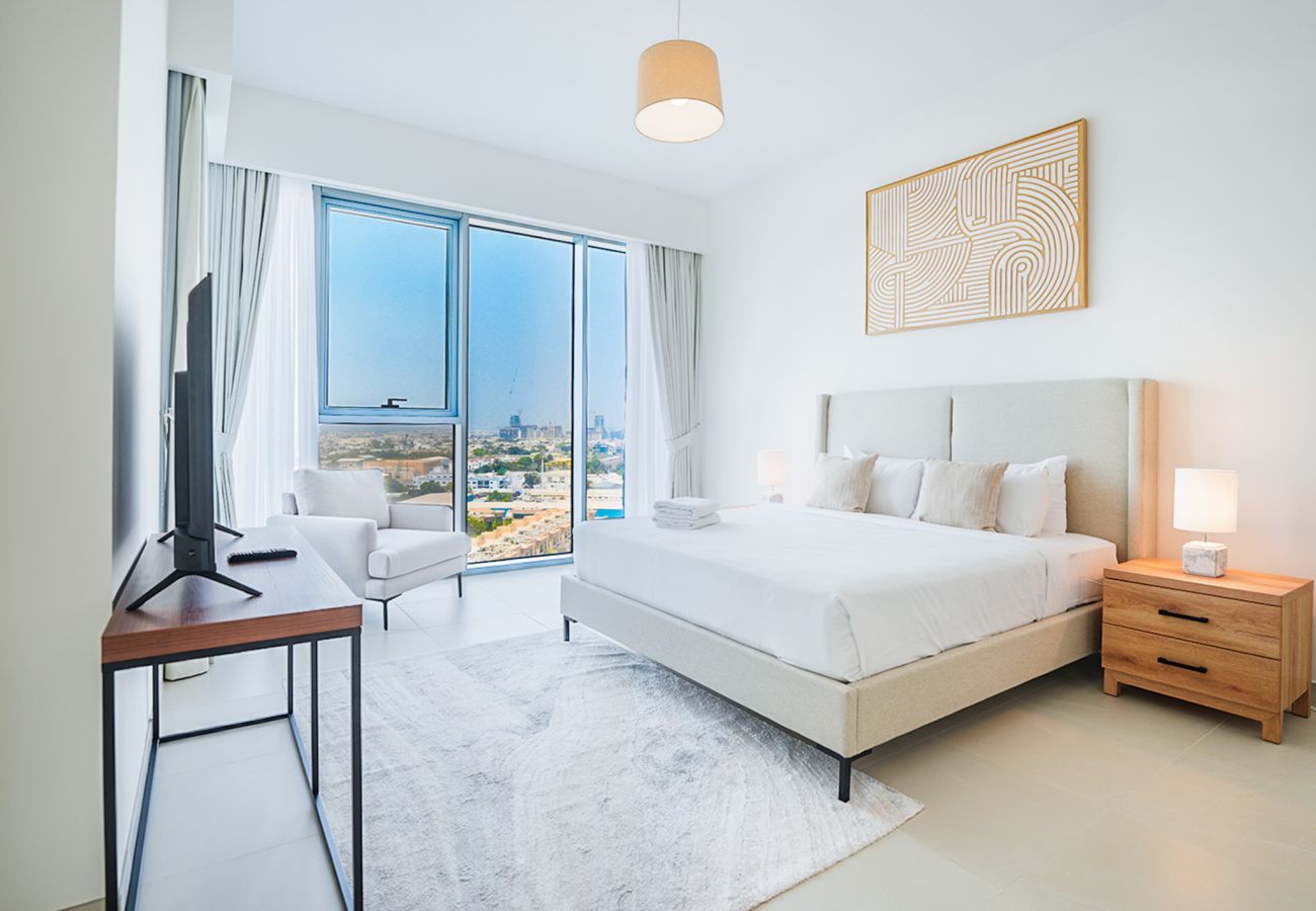 Apartment in Dubai - ELEGANT 2+M WITH DIRECT CANAL & ICONIC VIEW 