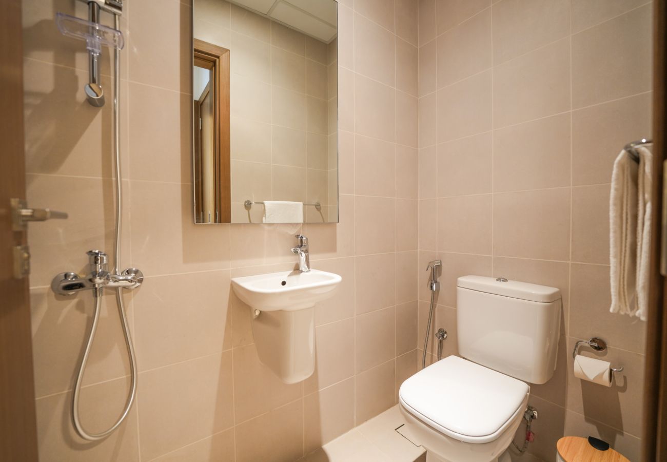 Apartment in Dubai - ELEGANT 2+M WITH DIRECT CANAL & ICONIC VIEW 