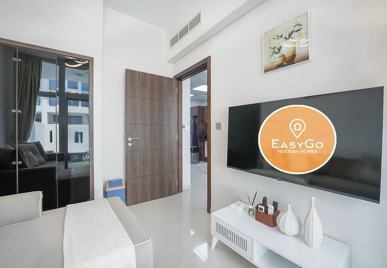Terraced House in Dubai - EasyGo – Spacious 3BR with Garden in DAMAC Hills 2