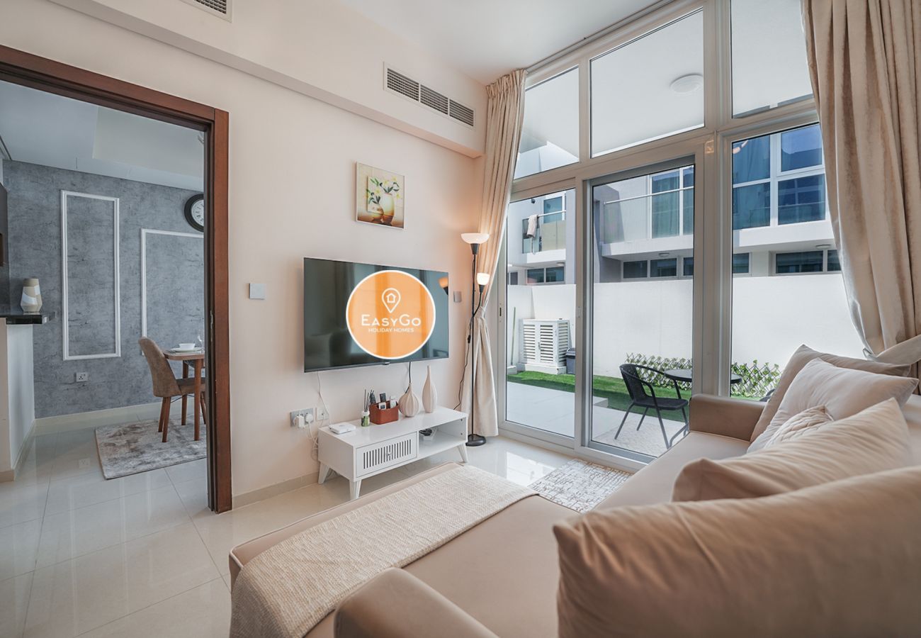 Terraced House in Dubai - EasyGo – Spacious 3BR with Garden in DAMAC Hills 2