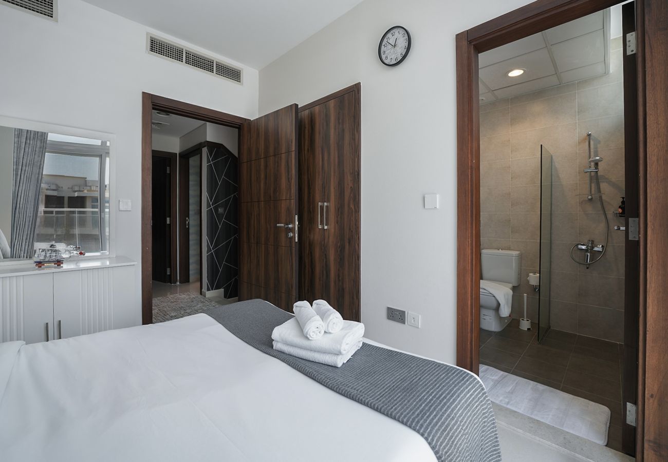 Terraced House in Dubai - EasyGo – Spacious 3BR with Garden in DAMAC Hills 2