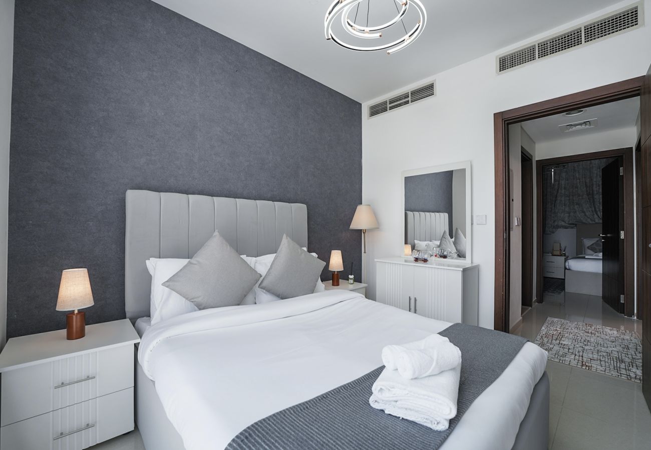 Terraced House in Dubai - EasyGo – Spacious 3BR with Garden in DAMAC Hills 2