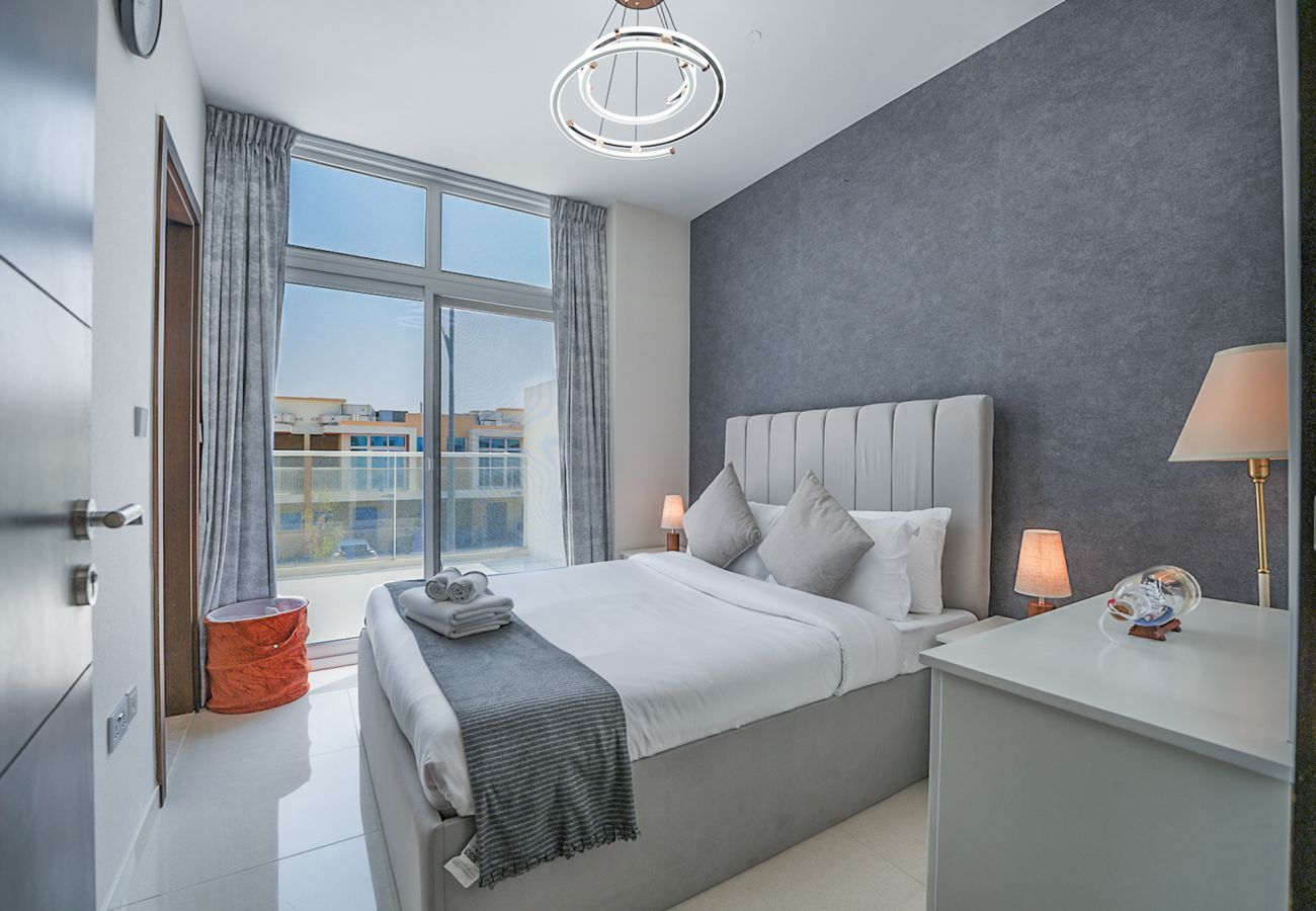 Terraced House in Dubai - EasyGo – Spacious 3BR with Garden in DAMAC Hills 2