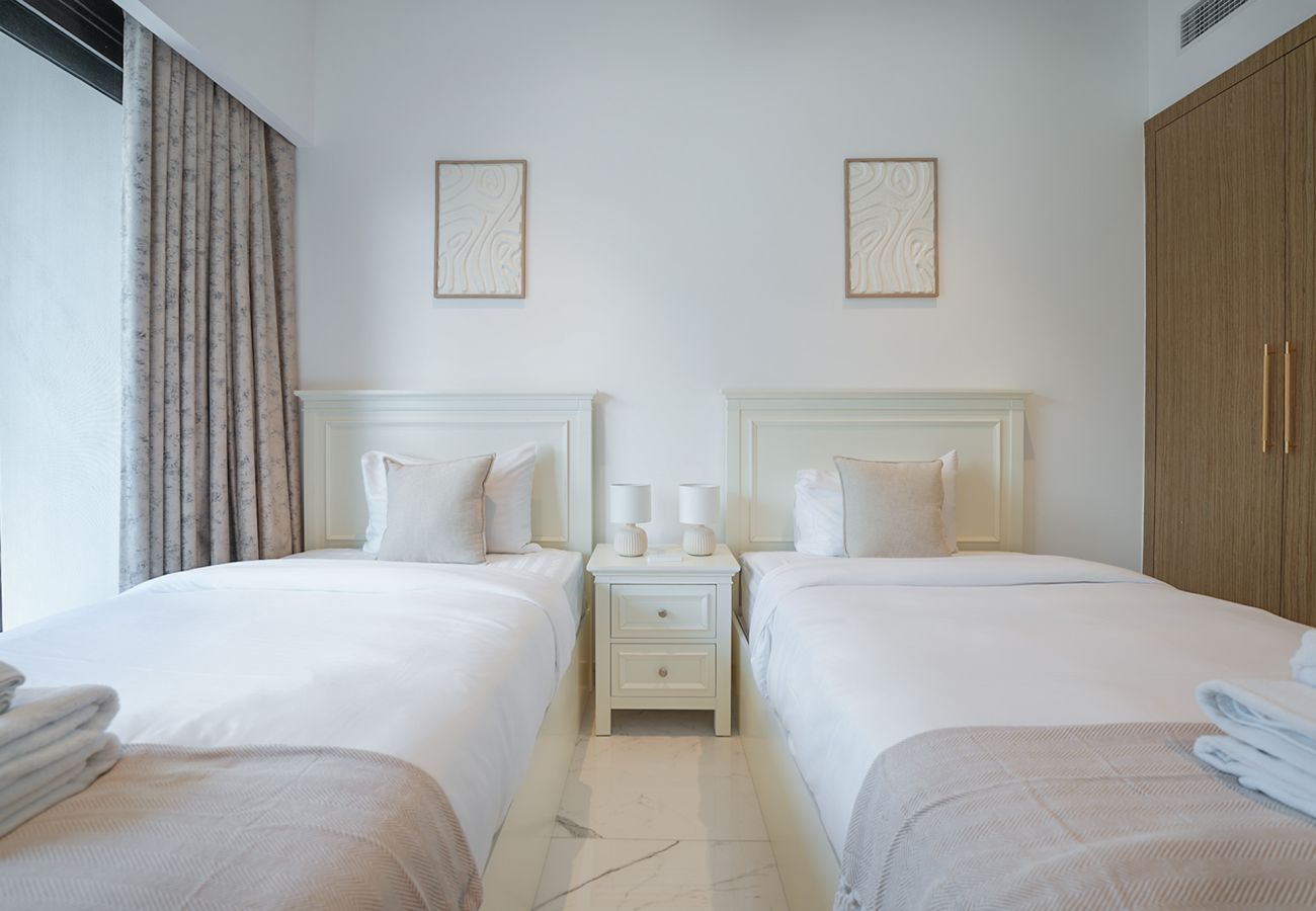 Apartment in Dubai - EasyGo - Contemporary 2 Bedroom Apartment with Balcony in Meydan