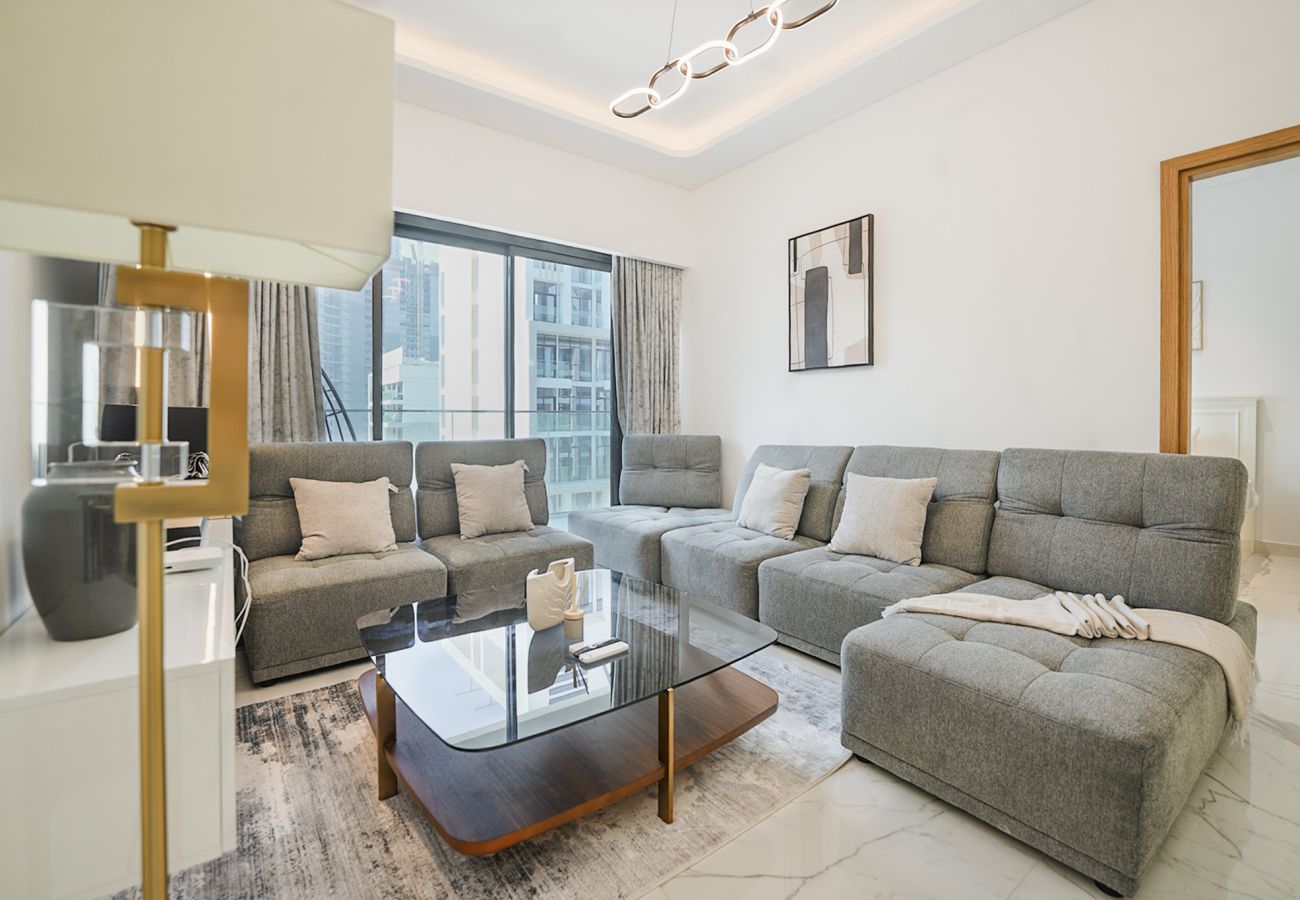 Apartment in Dubai - EasyGo - Contemporary 2 Bedroom Apartment with Balcony in Meydan