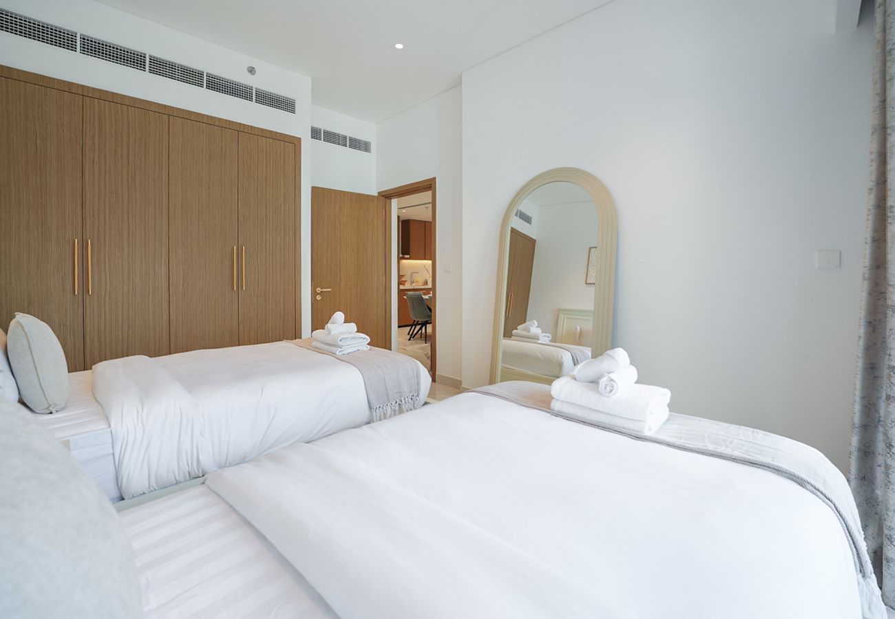 Apartment in Dubai - EasyGo - Contemporary 2 Bedroom Apartment with Balcony in Meydan