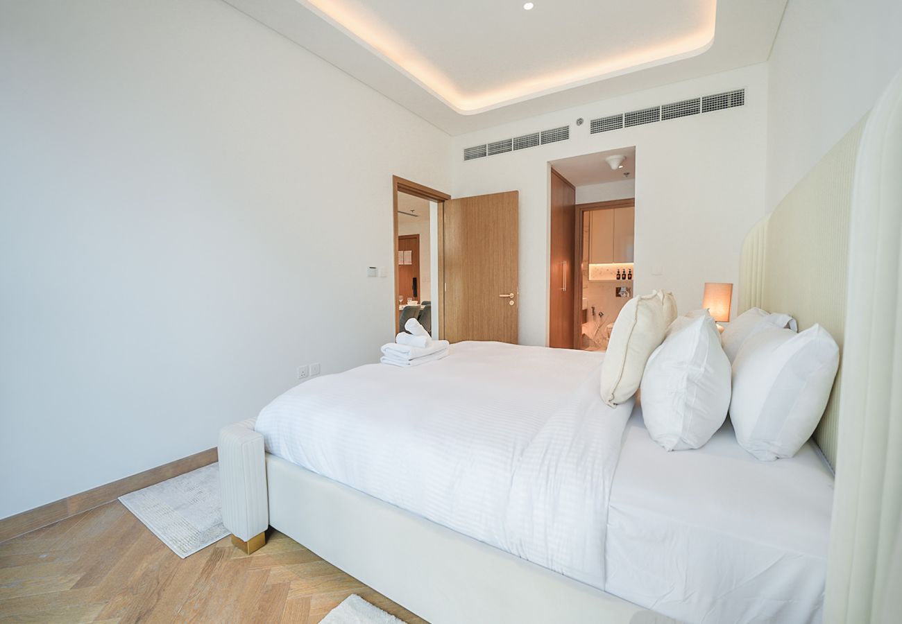 Apartment in Dubai - EasyGo - Contemporary 2 Bedroom Apartment with Balcony in Meydan