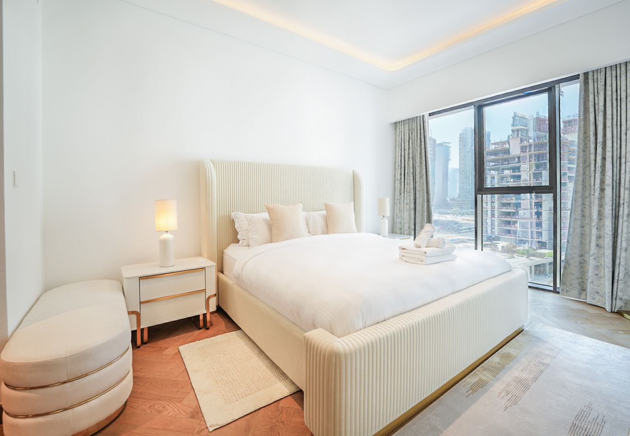 Apartment in Dubai - EasyGo - Contemporary 2 Bedroom Apartment with Balcony in Meydan