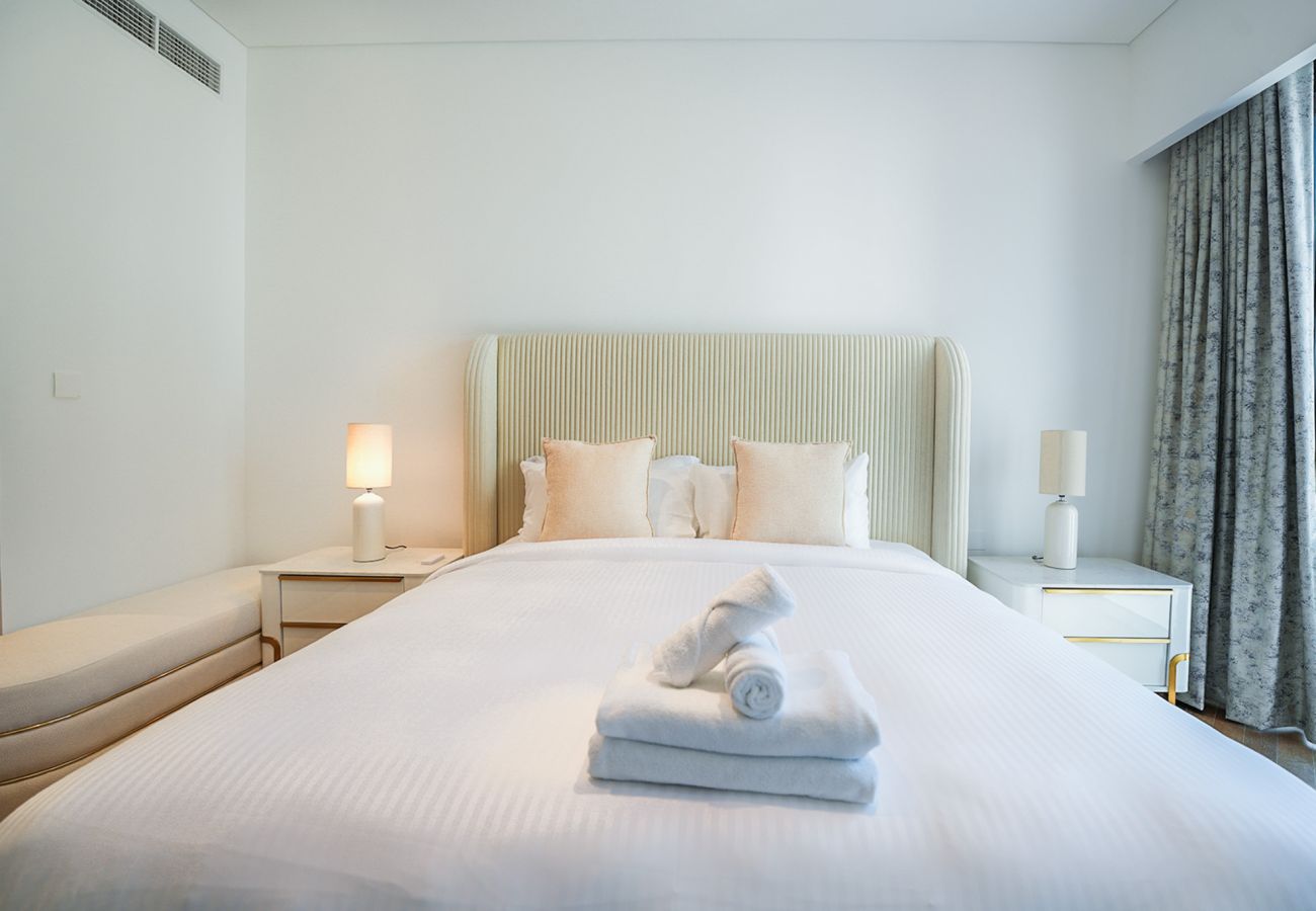 Apartment in Dubai - EasyGo - Contemporary 2 Bedroom Apartment with Balcony in Meydan