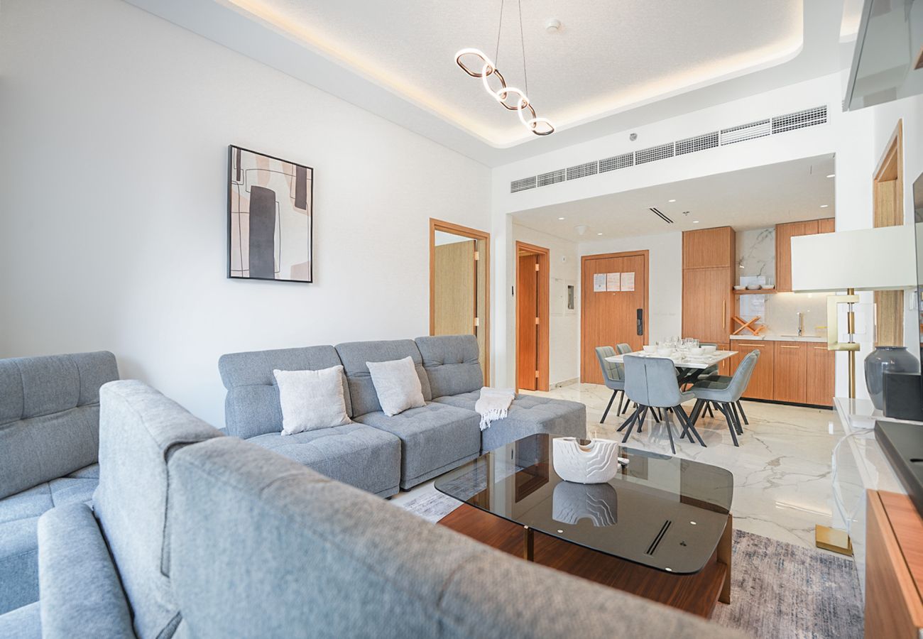 Apartment in Dubai - EasyGo - Contemporary 2 Bedroom Apartment with Balcony in Meydan