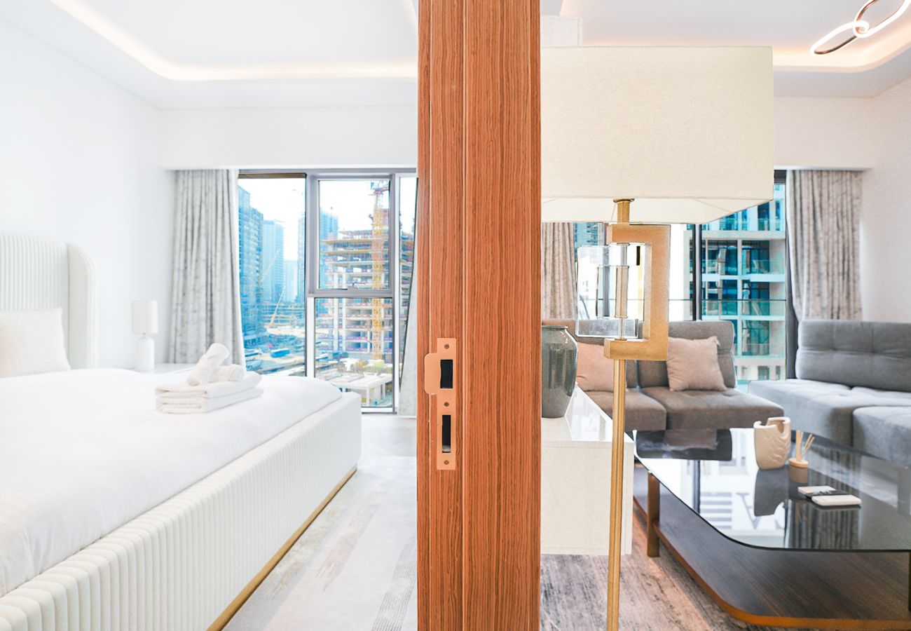Apartment in Dubai - EasyGo - Contemporary 2 Bedroom Apartment with Balcony in Meydan