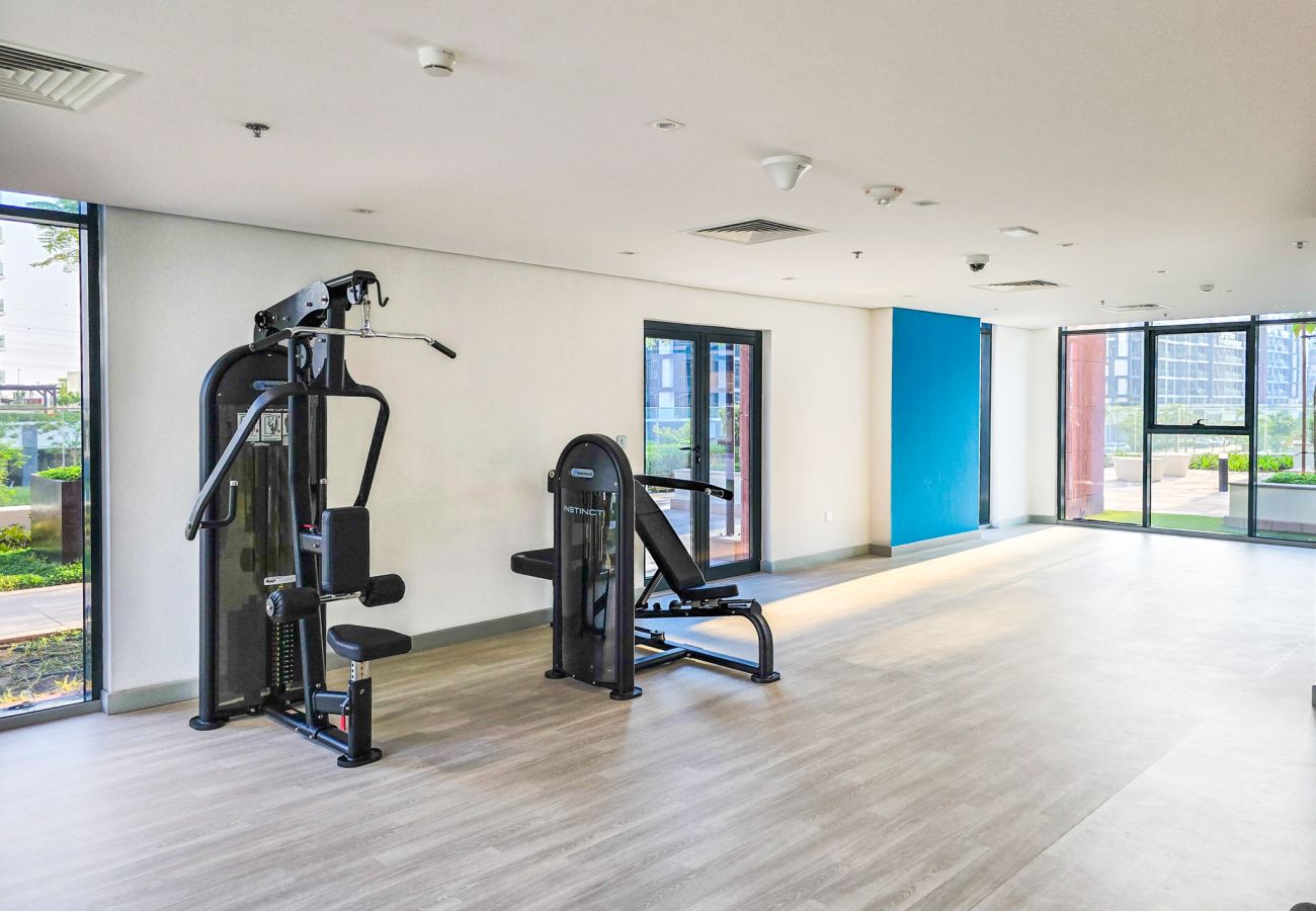 Apartment in Dubai - EasyGo - Contemporary 2 Bedroom Apartment with Balcony in Meydan
