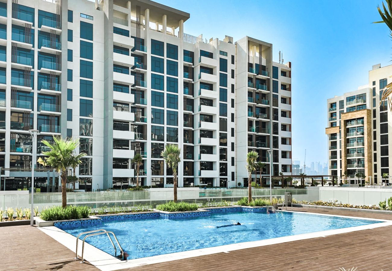 Apartment in Dubai - EasyGo - Contemporary 2 Bedroom Apartment with Balcony in Meydan