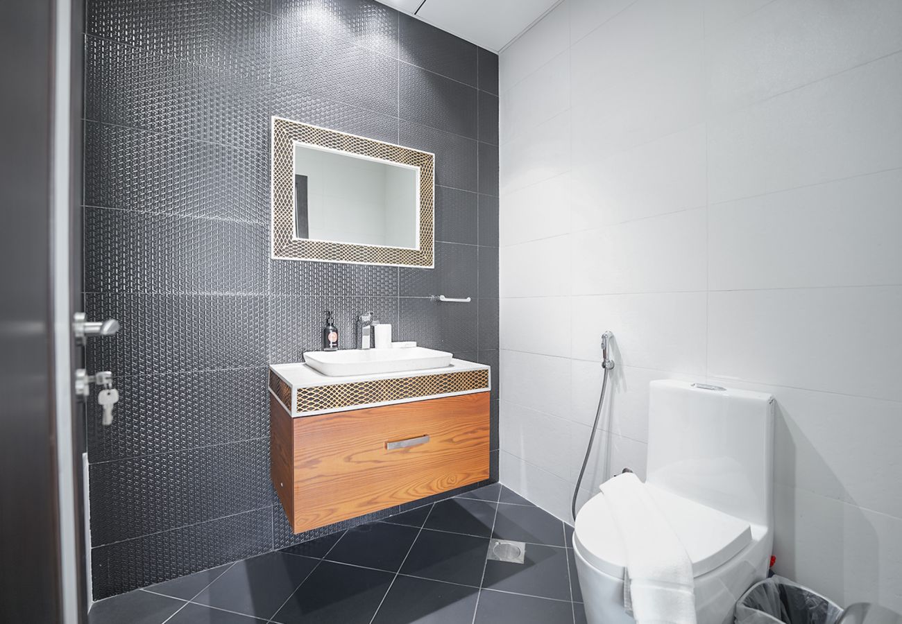 Apartment in Dubai - EasyGo - Elegant 2 Bedroom near Miracle Garden