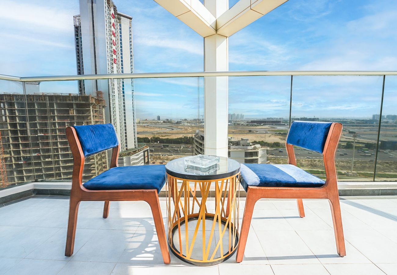 Apartment in Dubai - EasyGo - Elegant 2 Bedroom near Miracle Garden
