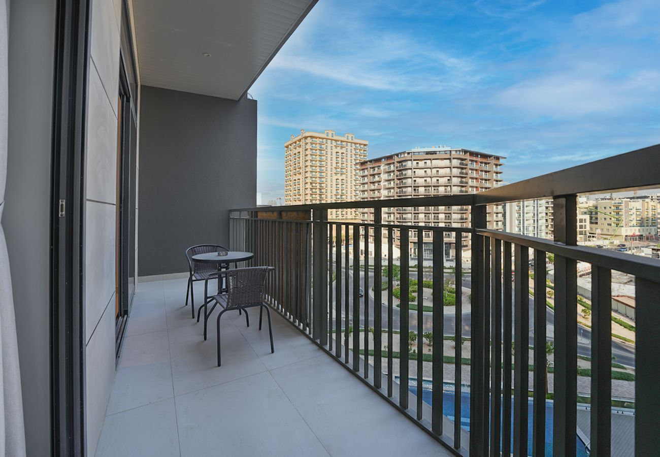 Apartment in Dubai - EasyGo - Modern 1BR with Balcony & Amenities in Arjan