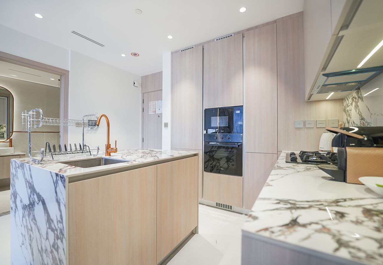Apartment in Dubai - EasyGo - Modern 1BR with Balcony & Amenities in Arjan