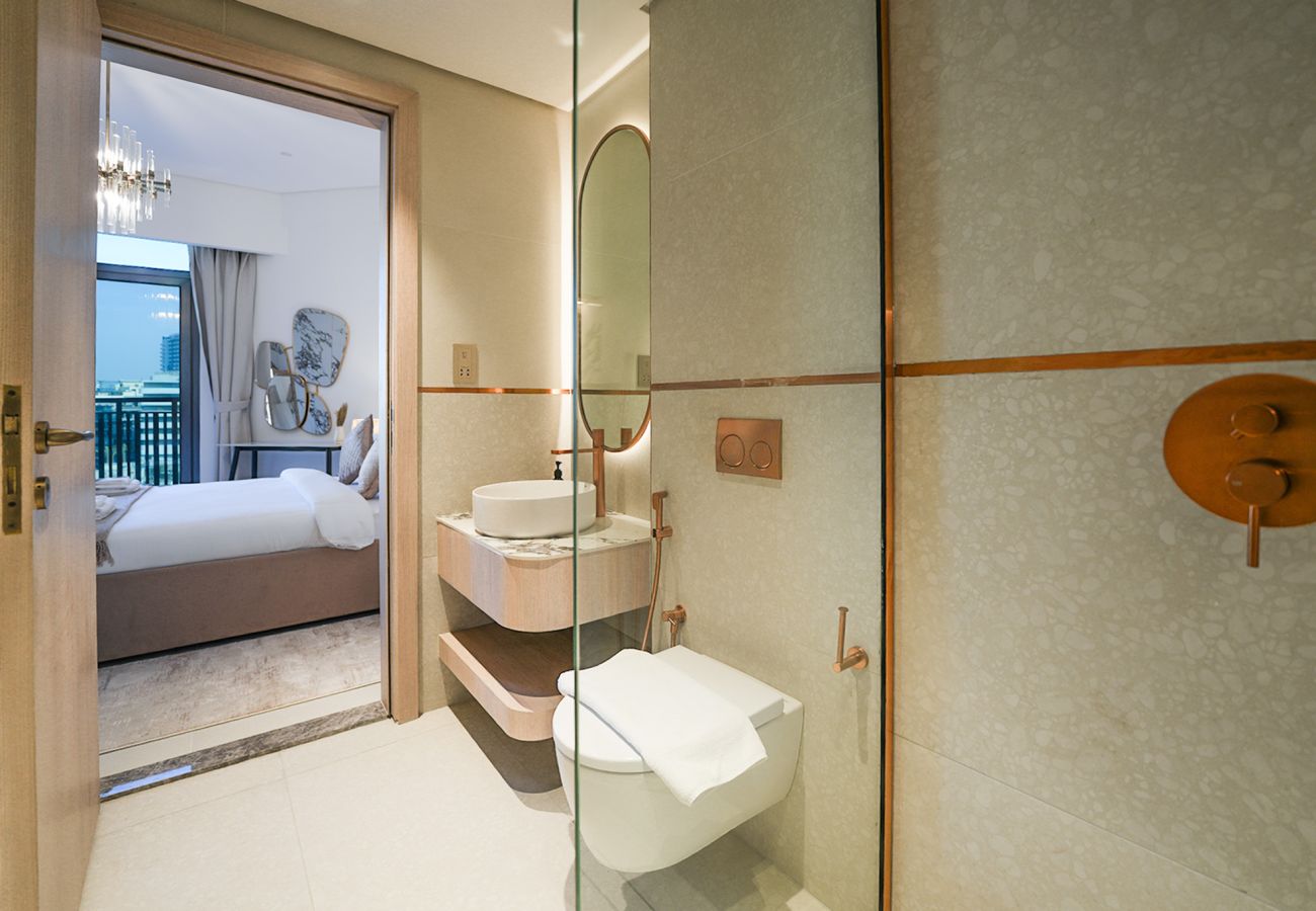Apartment in Dubai - EasyGo - Modern 1BR with Balcony & Amenities in Arjan