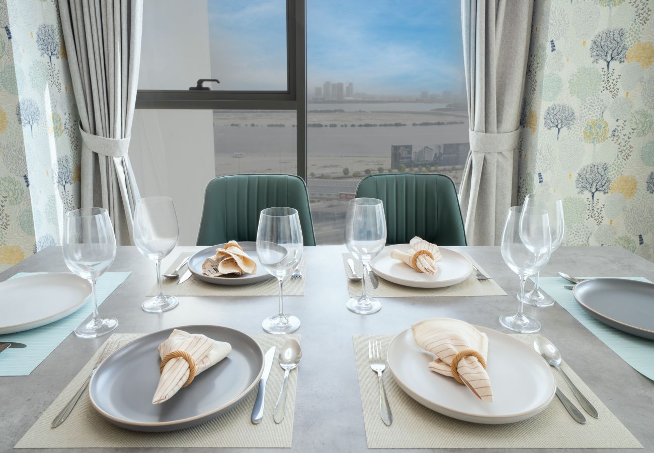 Apartment in Dubai - EasyGo - Chic 2-Bedroom with Dubai Skyline View